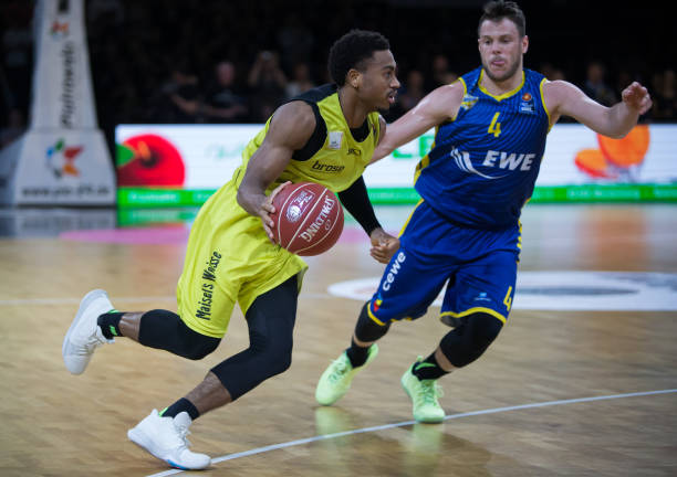 中屡次上演 中屡次上演